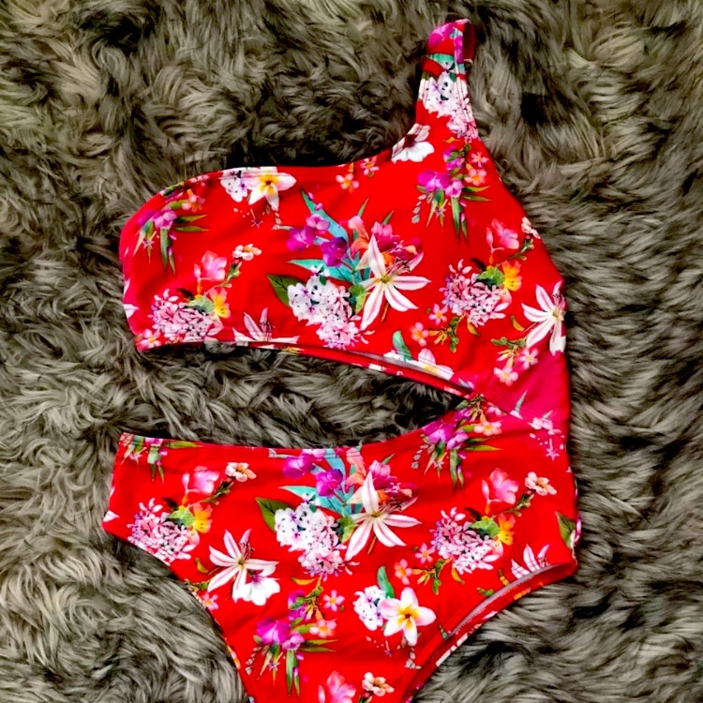 NWOT EXPRESS SWIM SHOULDER CUT-OUT PIECE SWIM SZ L